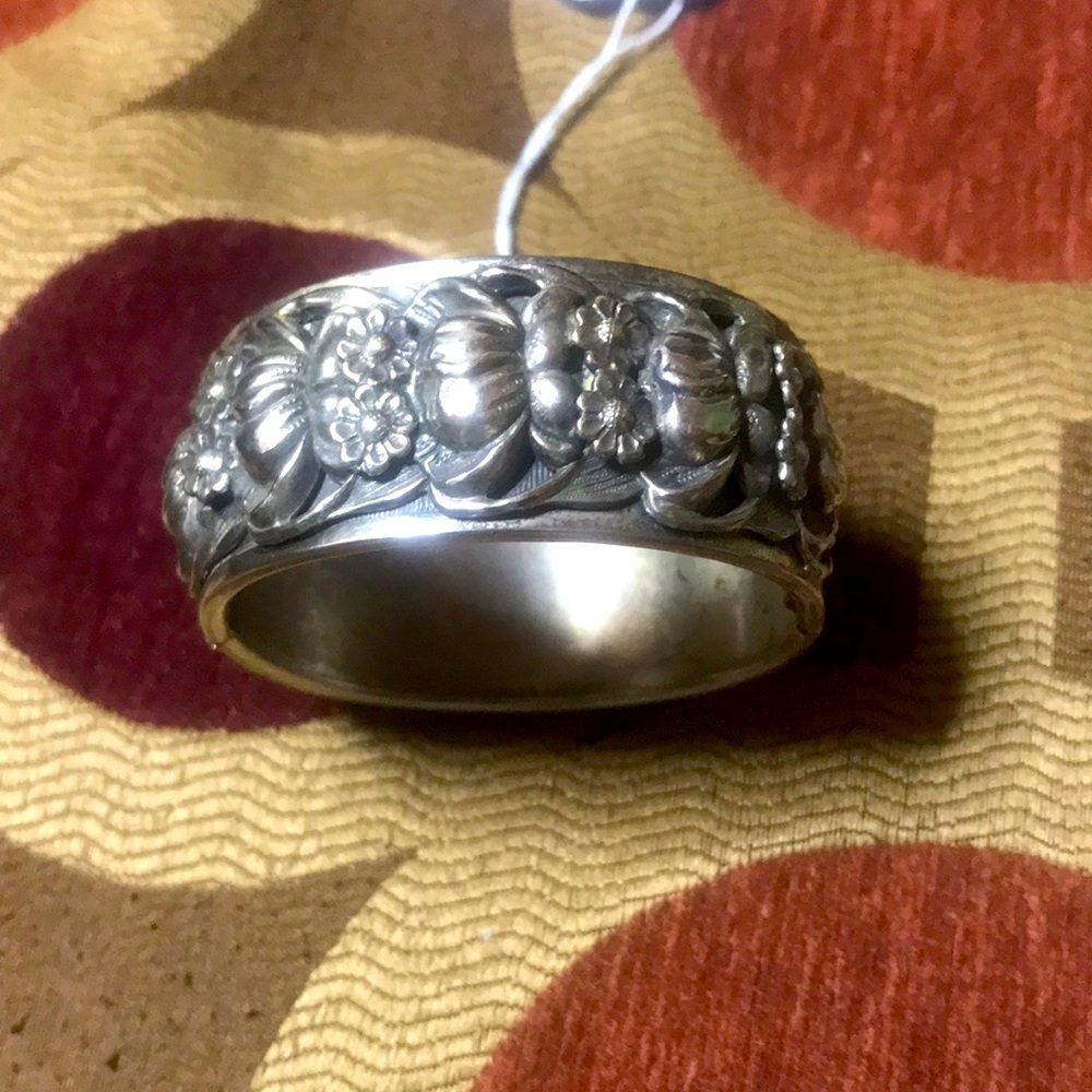 Vintage Repose 1940’s 1950’s wrap-around bracelet Art Nouveau